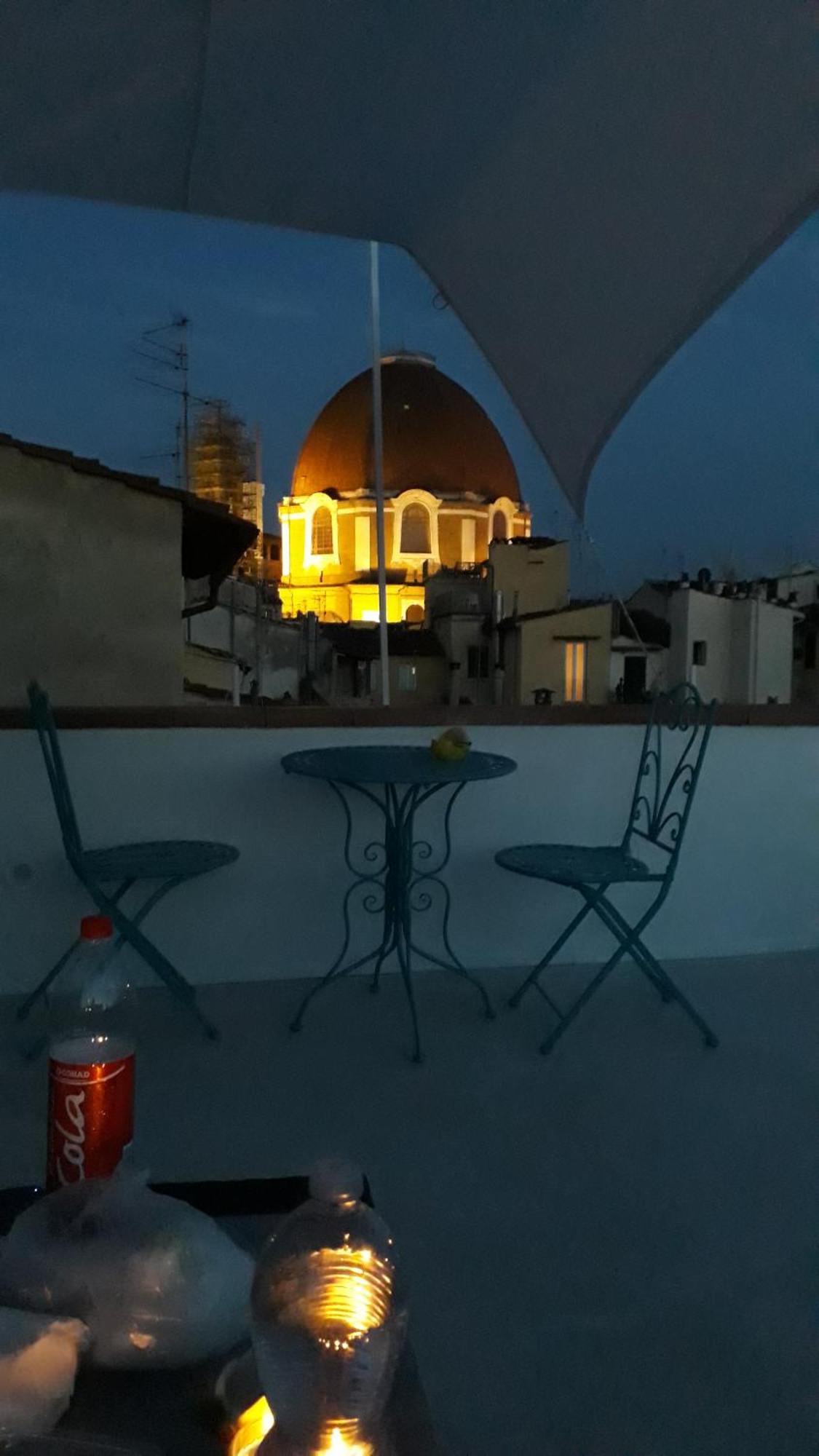 The Florence Dream Terrace - Elena Grey Oda fotoğraf