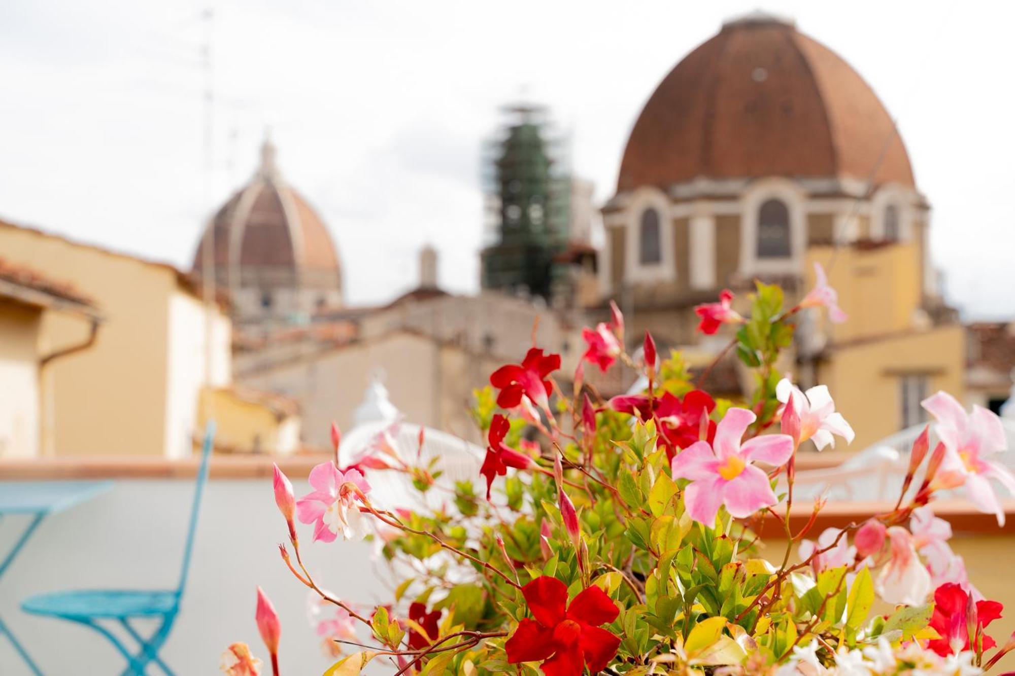 The Florence Dream Terrace - Elena Grey Oda fotoğraf