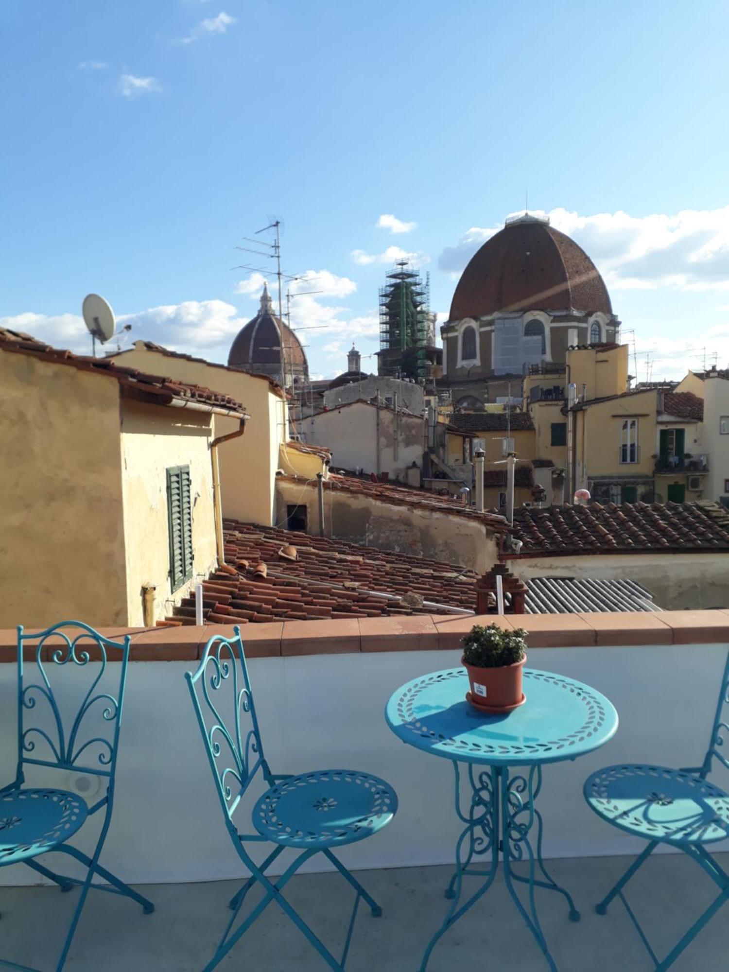 The Florence Dream Terrace - Elena Grey Oda fotoğraf